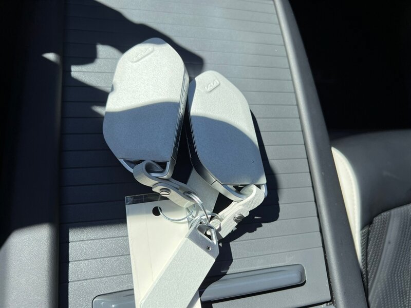 Used 2024 Kia EV9 GT-Line AWD/4WD image 43