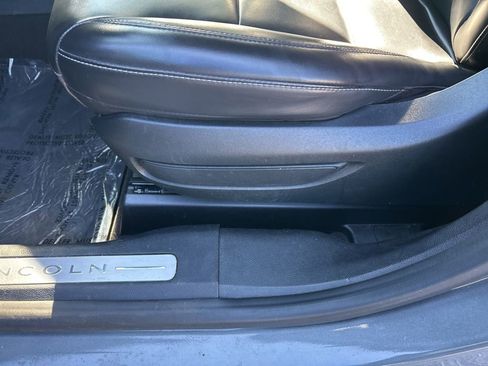 Used 2021 Lincoln Corsair FWD w/ Convenience Package image 13