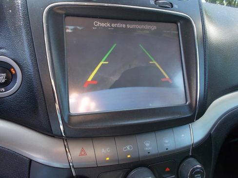 Used 2017 Dodge Journey Crossroad w/ Popular Equipment Group FWD image 33