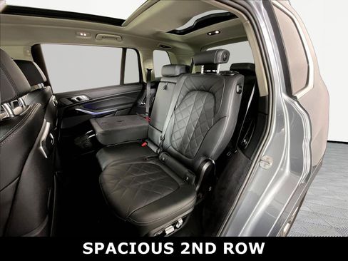 Used 2024 BMW X7 xDrive40i AWD/4WD image 3