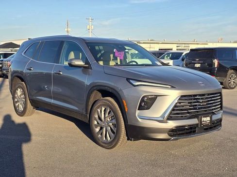 New 2026 Buick Enclave Preferred image 3