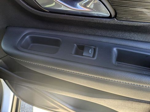 Used 2024 GMC Terrain SLE image 30