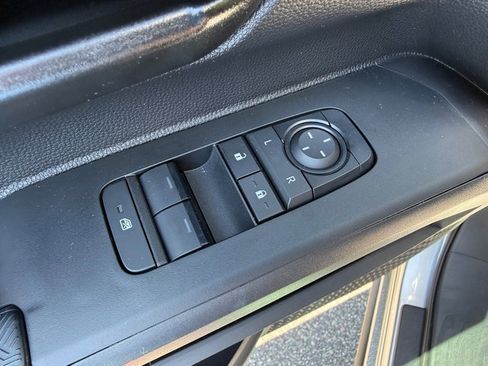 Used 2024 Toyota Tacoma SR image 14