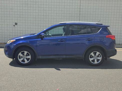 Used 2015 Toyota RAV4 XLE AWD/4WD image 4