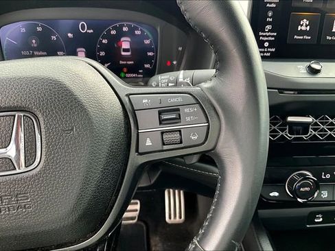 Used 2023 Honda Accord Sport image 11