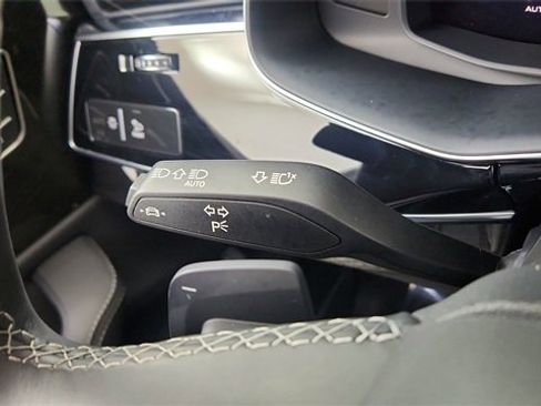 Used 2025 Audi Q8 Prestige w/ Prestige Package image 41