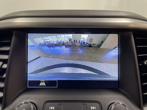 Used 2023 GMC Acadia SLT image 17