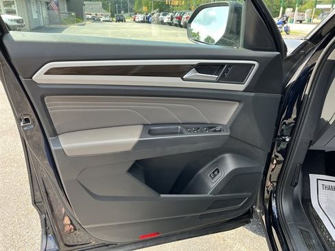Used 2023 Volkswagen Atlas SE AWD/4WD image 18