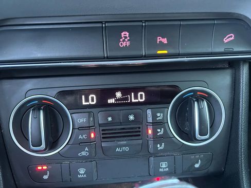 Used 2018 Audi Q3 2.0T Premium image 29