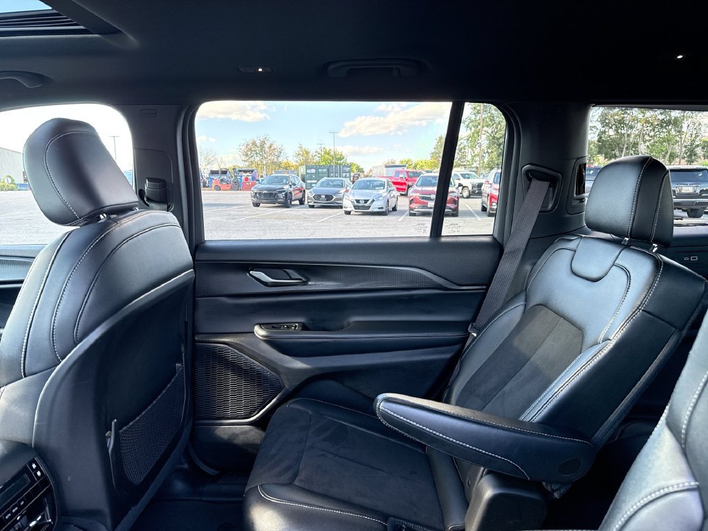 Used 2023 Jeep Grand Cherokee L Laredo AWD/4WD image 4