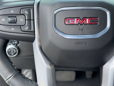 Used 2025 GMC Sierra 1500 SLT w/ SLT Premium Plus Package AWD/4WD image 17