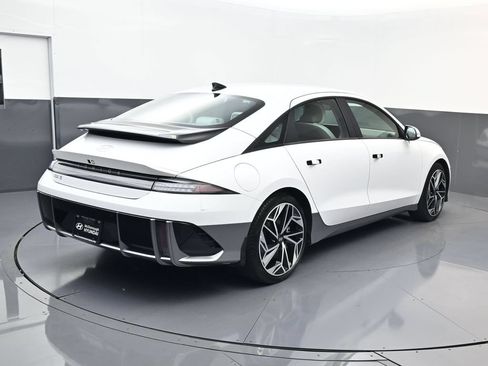 Certified 2023 Hyundai Ioniq 6 Limited RWD image 4