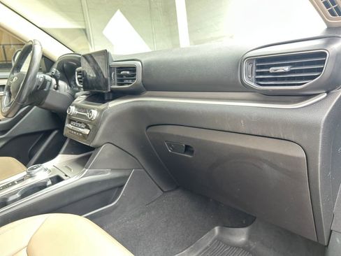 Used 2020 Ford Explorer XLT w/ Equipment Group 202A image 13