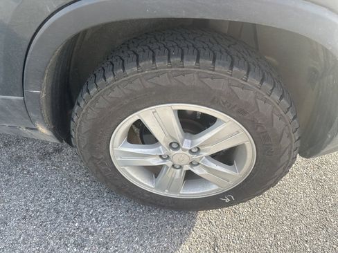 Used 2017 Chevrolet Trax LT w/ LT Convenience Package image 9