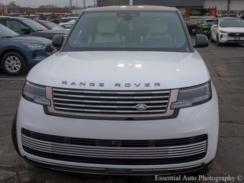 Used 2025 Land Rover Range Rover SV image 6