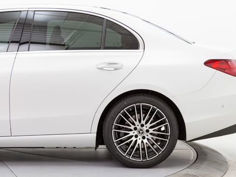 Used 2024 Mercedes-Benz C 300 4MATIC Sedan image 11
