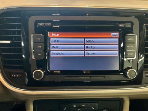 Used 2013 Volkswagen Beetle 2.5 image 23