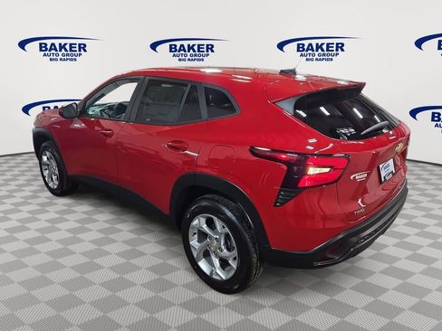New 2026 Chevrolet Trax LS w/ LS Convenience Package FWD image 35