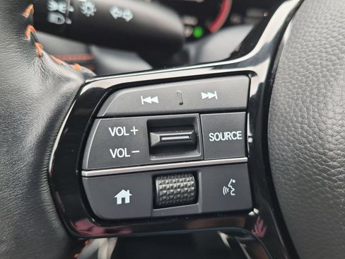 Certified 2025 Honda HR-V Sport image 15