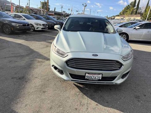 Used 2014 Ford Fusion SE w/ Equipment Group 502A image 2