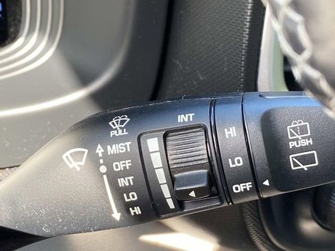 Used 2023 Hyundai Venue SEL w/ Cargo Package FWD image 17