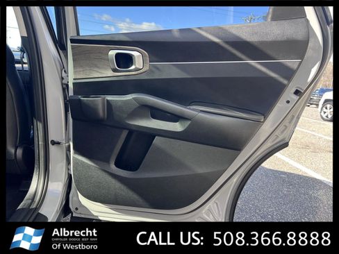 Used 2022 Kia Sorento S w/ Panoramic Sunroof Package image 19