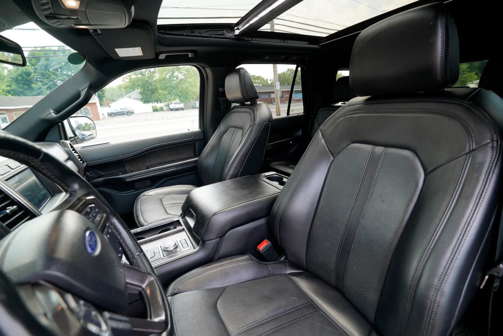 Used 2021 Ford Expedition Max Limited AWD/4WD image 22