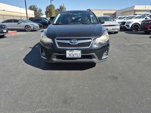 Used 2017 Subaru Crosstrek 2.0i Limited image 2