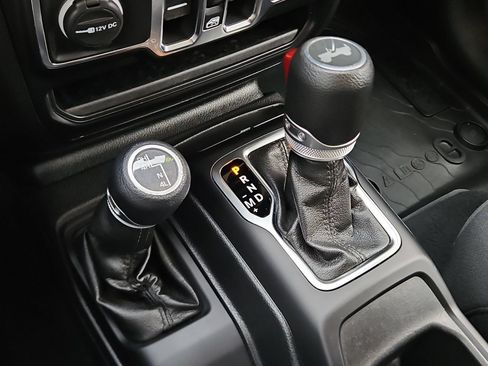 Used 2020 Jeep Wrangler Unlimited Sport S AWD/4WD image 23