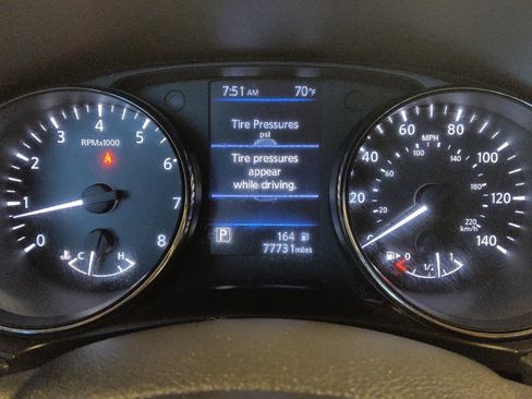 Used 2019 Nissan Rogue S FWD image 23