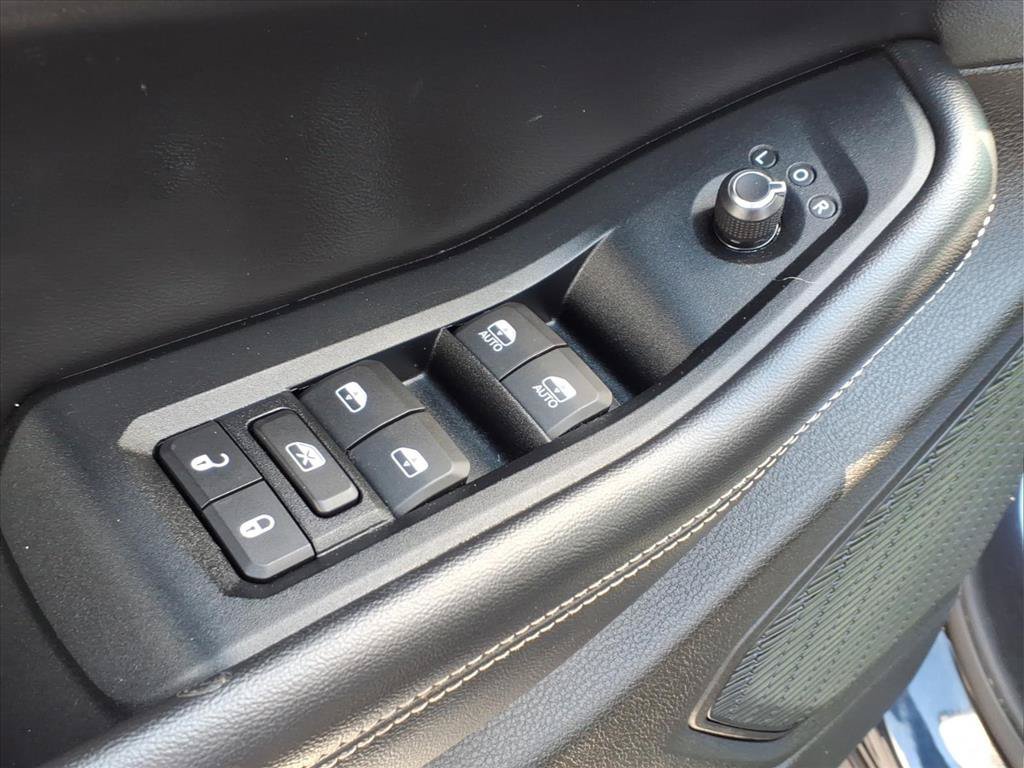 Used 2023 Jeep Grand Cherokee L Limited AWD/4WD image 18