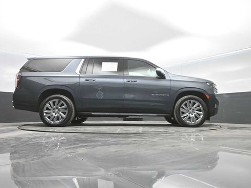 Used 2021 Chevrolet Suburban Premier AWD/4WD image 28