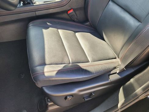 Used 2025 Dodge Durango GT image 13