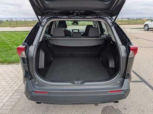 Used 2023 Toyota RAV4 XLE image 8