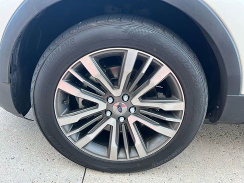 Used 2017 Ford Explorer Platinum image 34