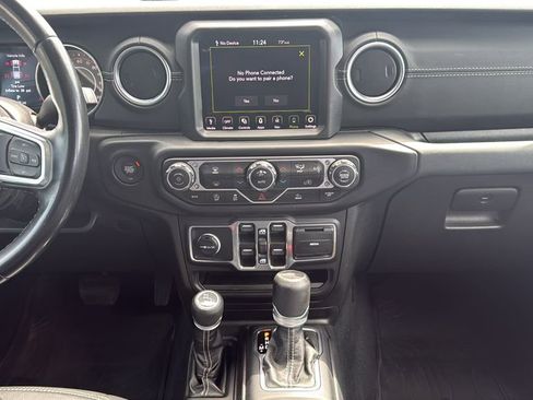 Used 2022 Jeep Gladiator Overland w/ Popular Equipment Package AWD/4WD image 15