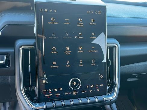 New 2026 GMC Yukon Denali w/ Sun & Power Step Package AWD/4WD image 19