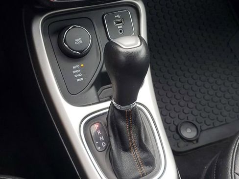 Used 2018 Jeep Compass Latitude w/ Popular Equipment Group AWD/4WD image 29