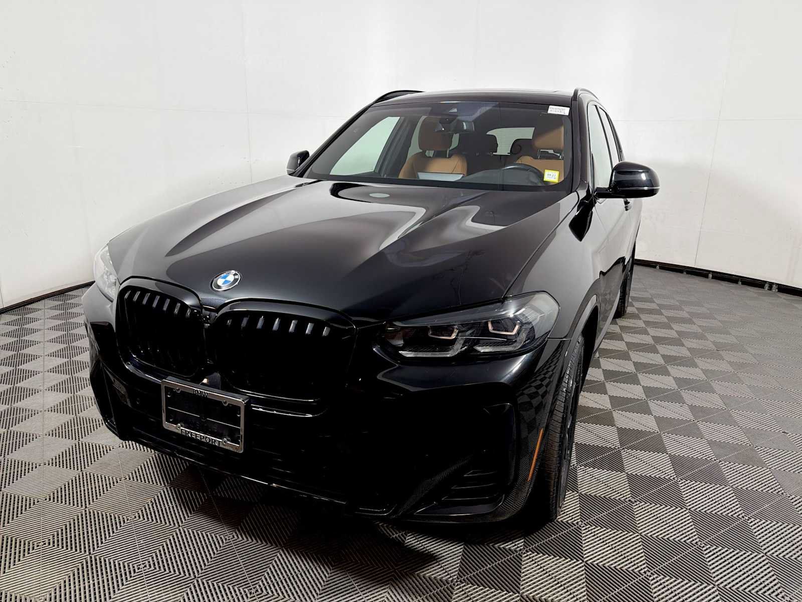Used 2024 BMW X3 xDrive30i w/ M Sport Package AWD/4WD image 3