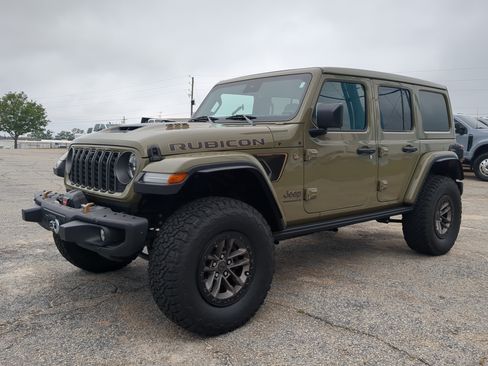 Used 2025 Jeep Wrangler Unlimited Rubicon 392 AWD/4WD image 6