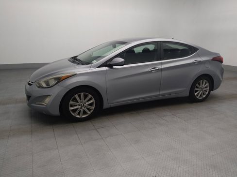 Used 2016 Hyundai Elantra SE w/ Option Group 02 FWD image 2