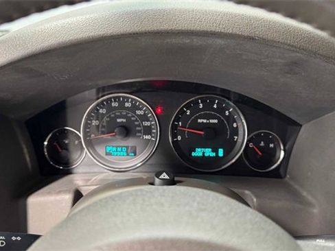 Used 2007 Jeep Commander Sport image 21