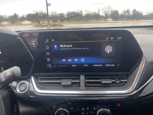 Used 2024 Chevrolet Trax ACTIV w/ Sunroof Package image 16