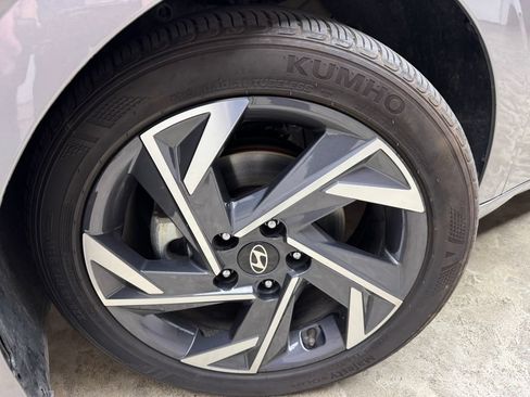Used 2025 Hyundai Elantra Sport FWD image 30