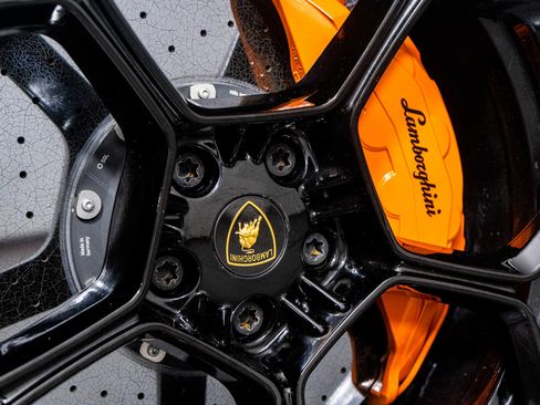 Used 2023 Lamborghini Urus Performante image 25