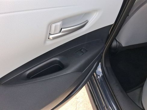 Used 2026 Toyota Corolla SE FWD image 12