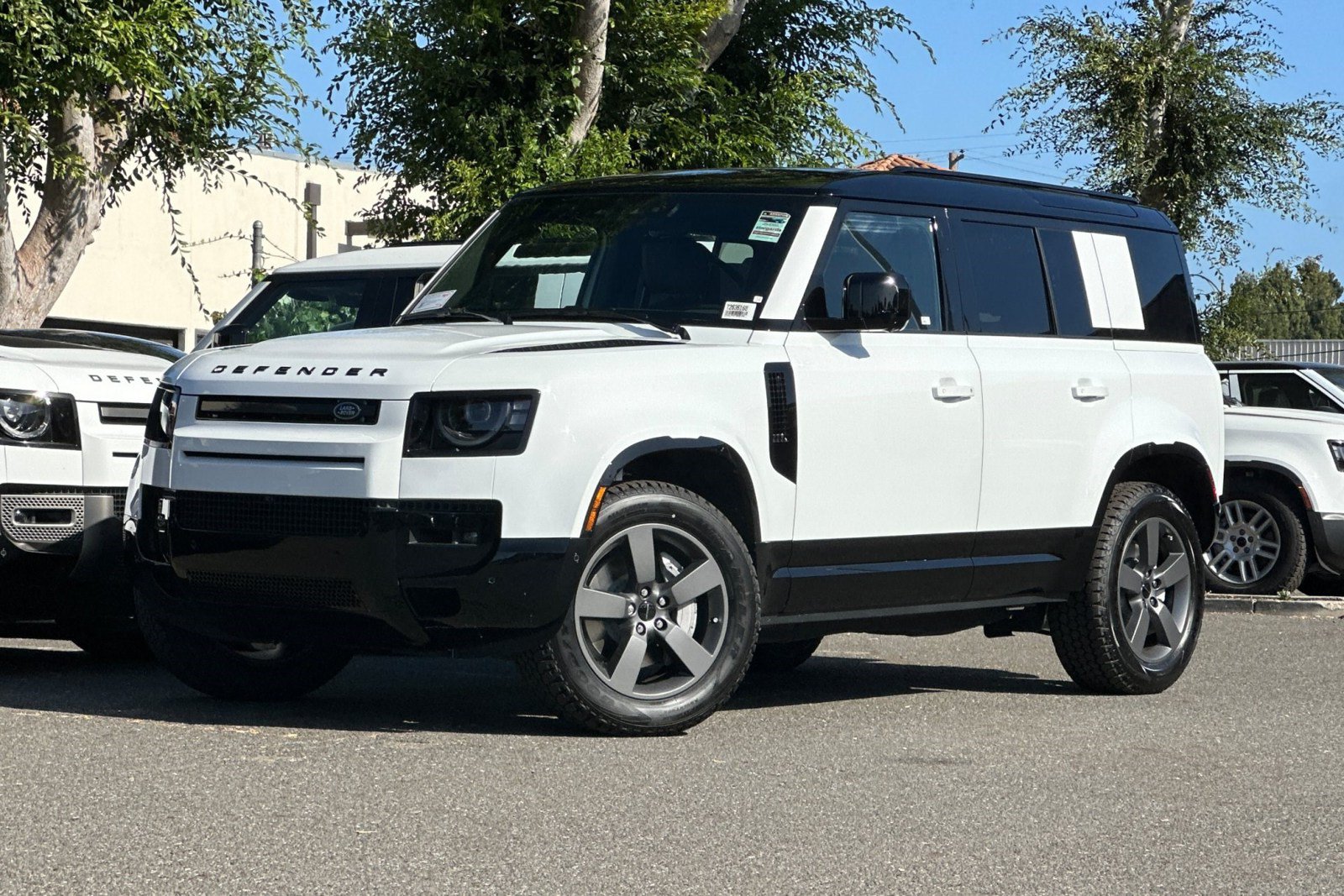 New 2026 Land Rover Defender 110 X-Dynamic SE AWD/4WD image 1