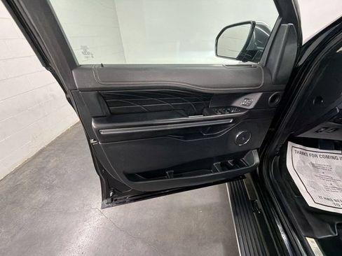 Used 2019 Ford Expedition Platinum RWD image 23
