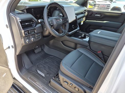 New 2026 GMC Yukon AT4 w/ AT4 Premium Plus Package AWD/4WD image 10