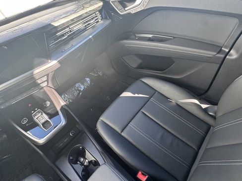 Used 2023 Audi Q4 e-tron Premium image 19